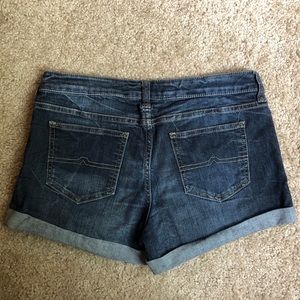 Arizona Jean Company Shorts - Dark Wash Rolled Hem Arizona Jean Shorts Size 5 Arizona Jean Company Shorts - Dark Wash Rolled Hem Arizona Jean Shorts Size 5